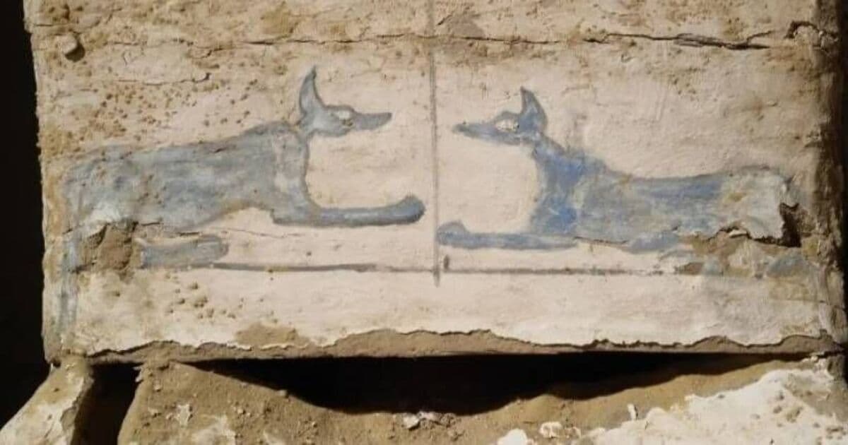 Thumbnail for Saqqara's 4,400-Year-Old Tomb Reveals Giant 'False' Pink Door