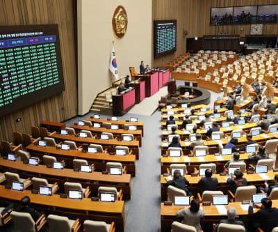 A king banned from reading his own history in Korea